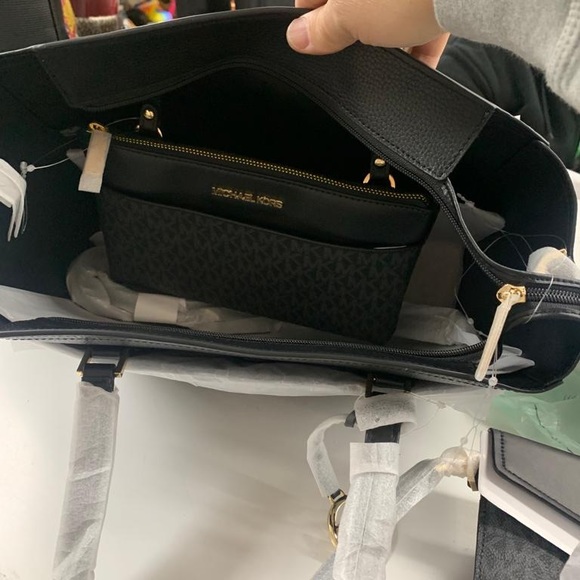 NWT Micheal Kors 3 Piece Purse - Picture 4 of 4